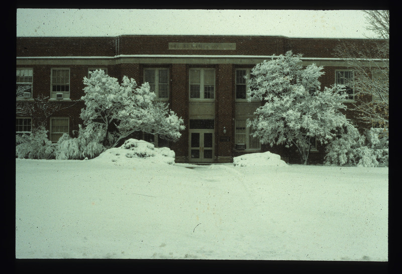 Accessibility: handicapped, handrails, ramps