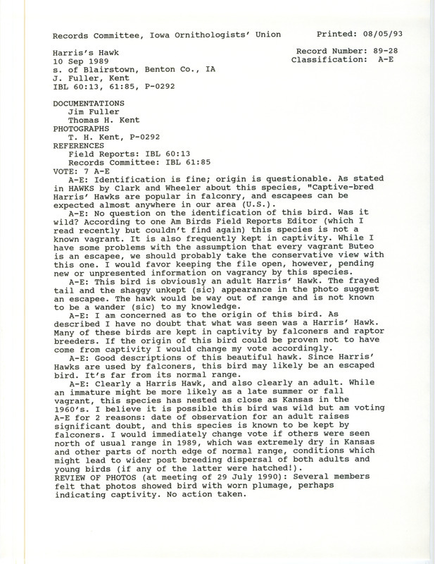 Records Committee review of a Harris's Hawk at South of Blairstown in Benton County, IA on September 10, 1989. Includes a record review document with votes, a photo and two documentation forms submitted to the committee.