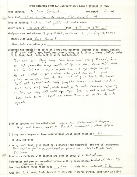 Rare bird documentation form for two Northern Goshawks at Green Castle Corner in Johnson County, IA on October 31, 1982.