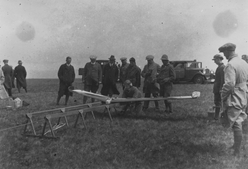 Rocket-powered tailless models (RRG, OPEL).