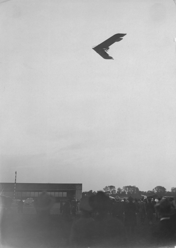 Tailless airplane by Soldenhoff (Switzerland).