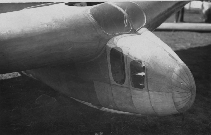 Motorgleiter "Hans Huckebein" Storch VII with canopy.