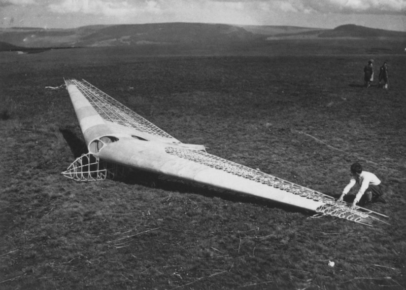 Motorgleiter "Hans Huckebein" Storch VII with canopy.