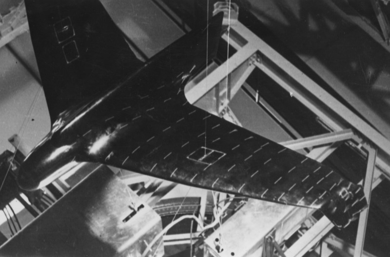 Wind tunnel tests of Model J 7010.