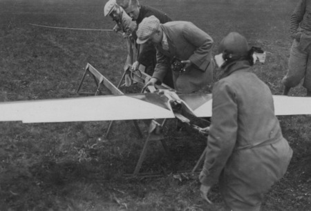 Rocket-powered tailless models (RRG, OPEL).