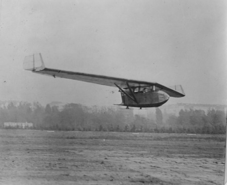 Storch V: demonstration flight, Berlin.