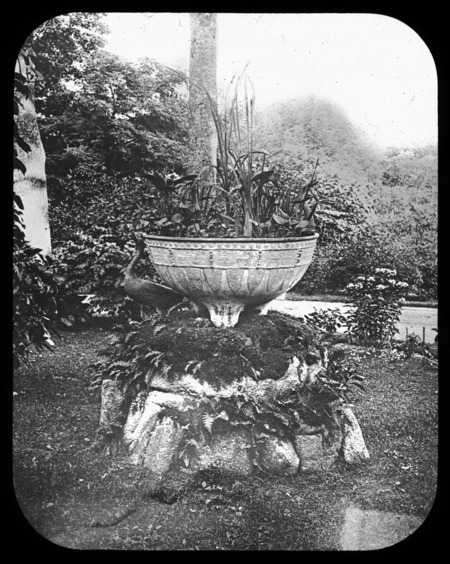 Good example of a standing vase.