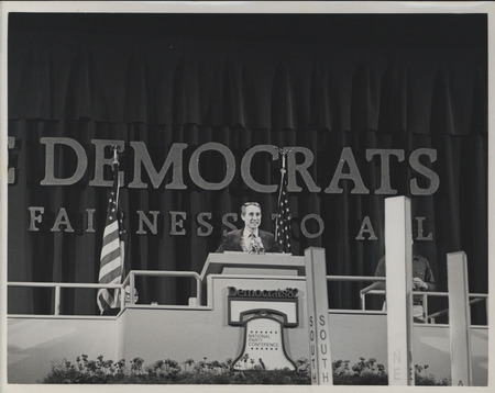 Photograph of Edward Mezvinsky speaking at the Democratic National Party Conference in 1982.