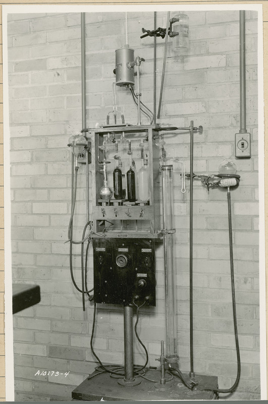 At the bottom of this Fisher Scientific instrument there are Pipette and furnace thermostats and switches.