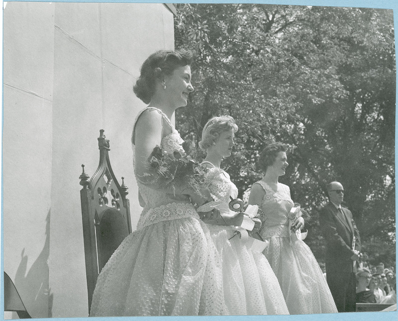 1955 VEISHEA court. Left to right: Nancy Winslow, attendant; Marilyn Blome, queen; Joan Redman, attendant.