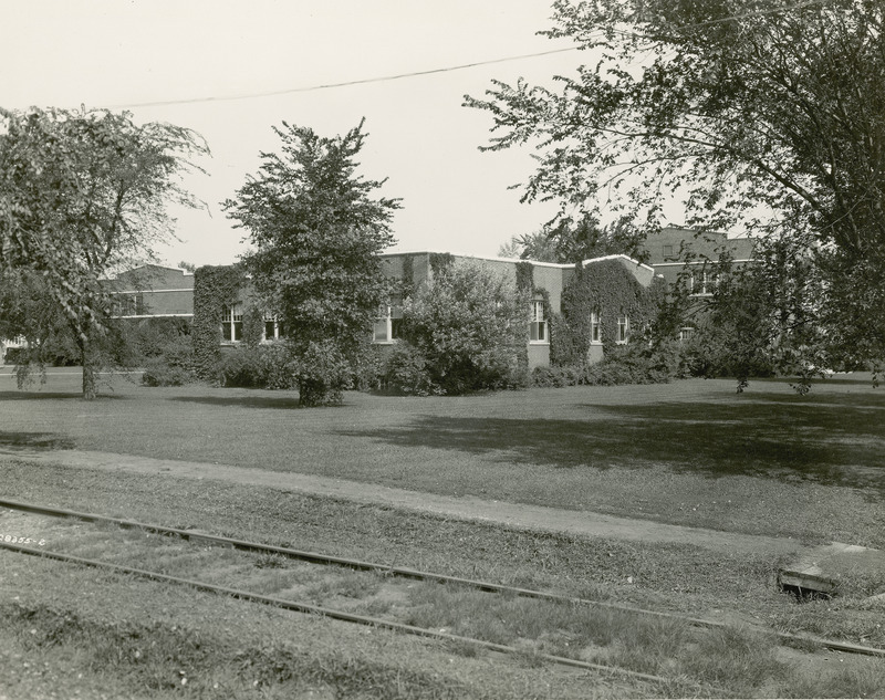 Lagomarcino Hall (then called the Quadrangle) in 1929.