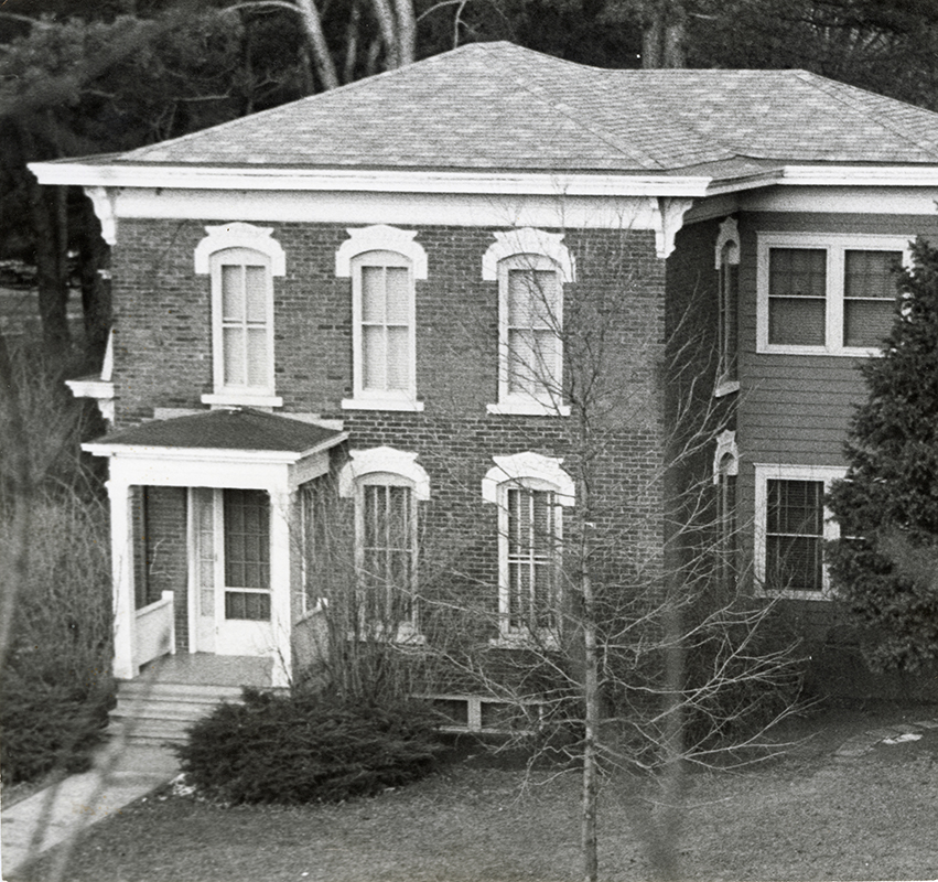 Aerial photograph of Sloss House taken from the Iowa State Campanile.