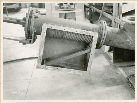 This is a close-up view of one section of a piece of equipment. See photograph 840-02-04 for a larger view.