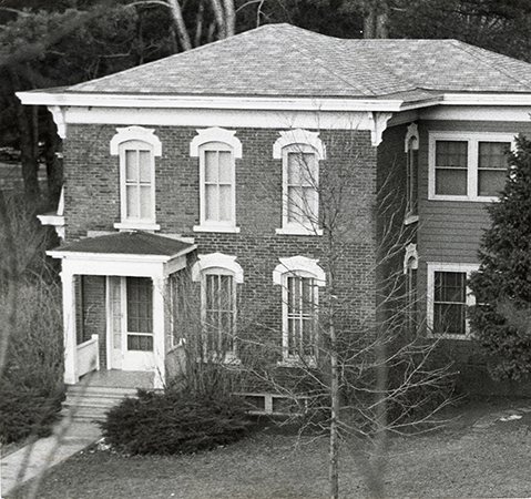 Aerial photograph of Sloss House taken from the Iowa State Campanile.