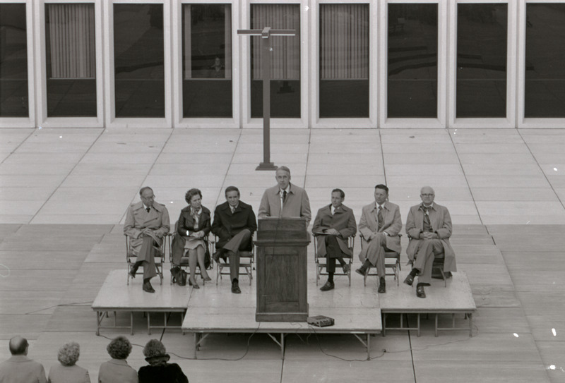 Photograph of the dedication ceremony for the Iowa State University College of Veterinary Medicine building