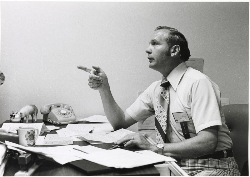 Photograph of Norman Hutton at the 1976 International Pig Veterinary Society (IPVS) Congress