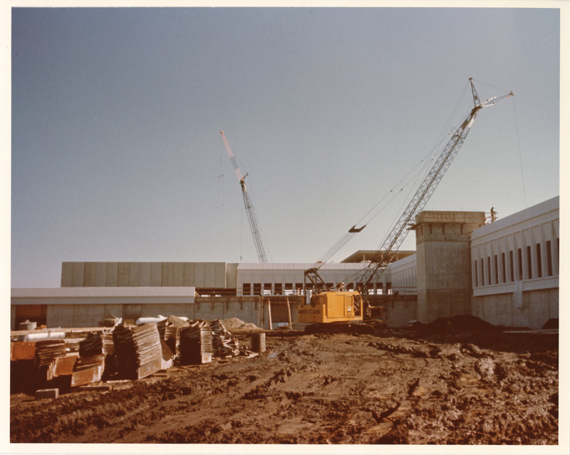 Photograph of construction of the College of Veterinary Medicine complex (later named Patterson Hall and Lloyd Veterinary Medical Center)