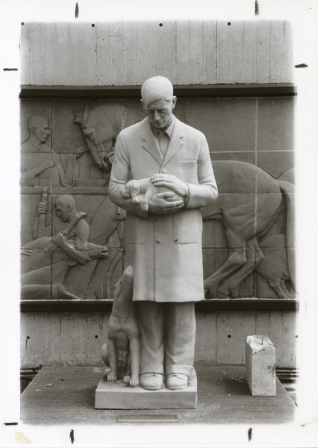 Photograph of the Gentle Doctor statue at the College of Veterinary Medicine