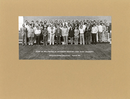 Annotation: "Class of 1976 - College of Veterinary Medicine - Iowa State University. Visit to Fort Dodge Laboratories - April 20, 1976"