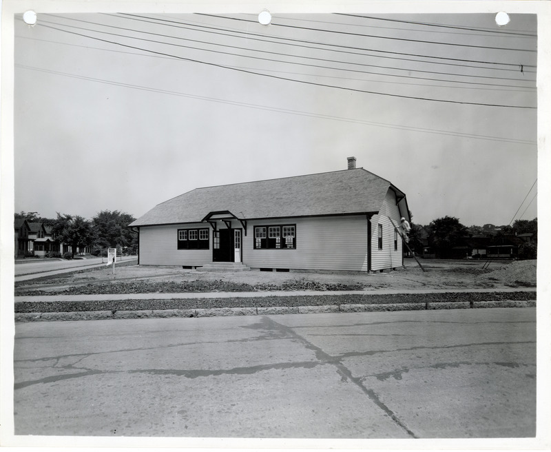 Annotation: Name is spelled Comisky on back of photograph.