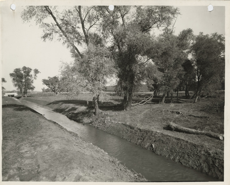Photograph of a Skunk River channel change