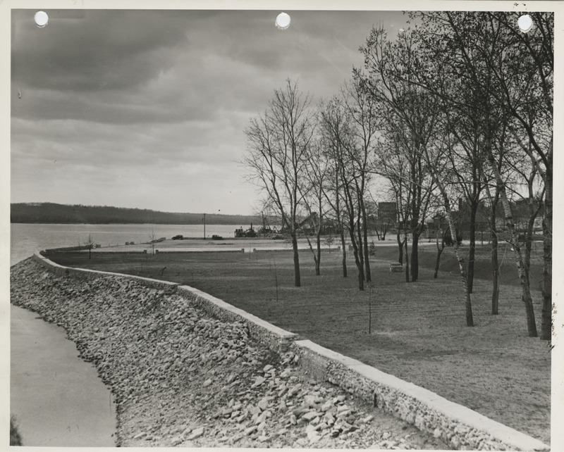 Photograph of city park at the riverfront improvement project in Keokuk