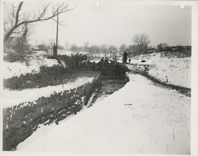 Photograph of people working on a sewer at Blondean Street in Keokuk