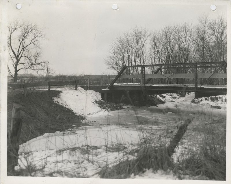 Photograph of bridge reconstruction in Muscatine