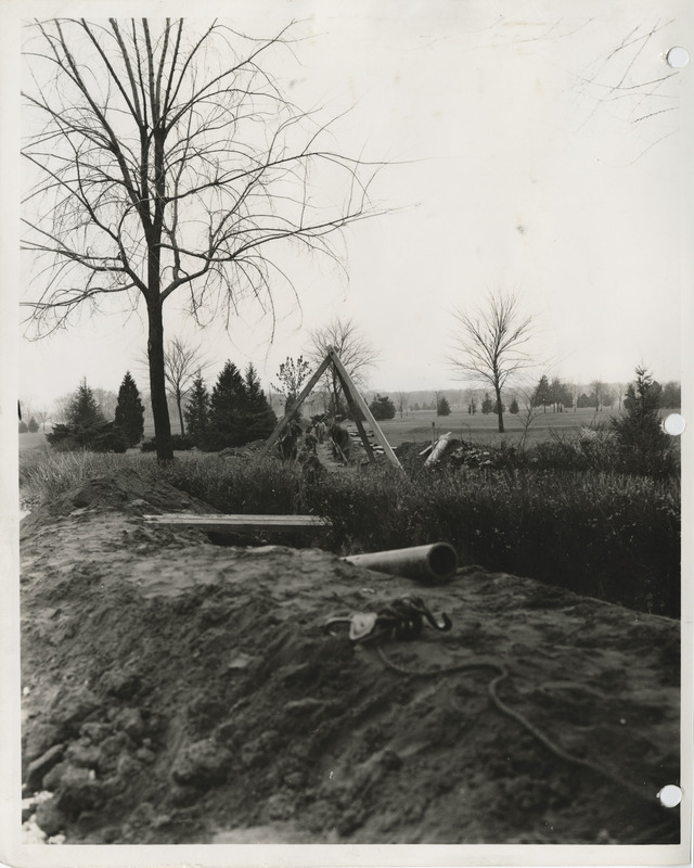 Photograph of laying a water pipe at Credit Island Park in Davenport