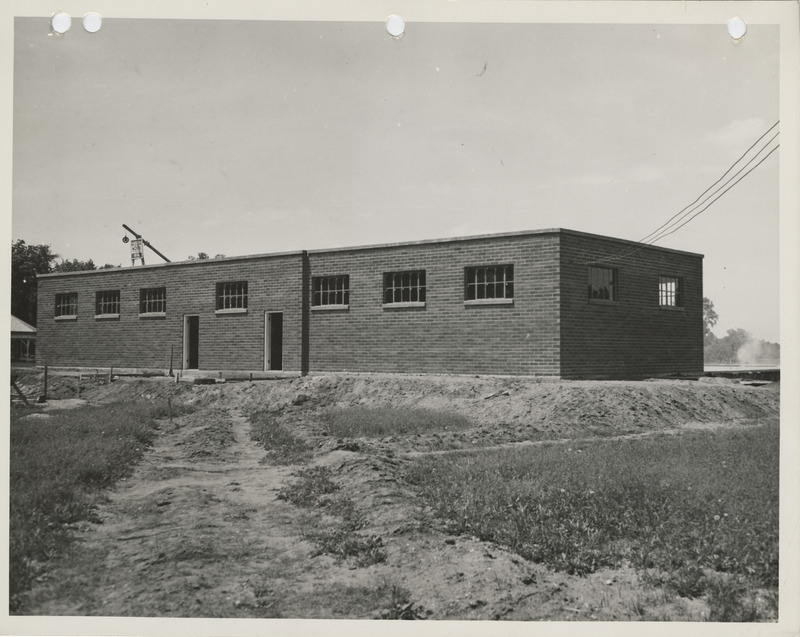 Photograph of the construction of a swimming pool in Adel