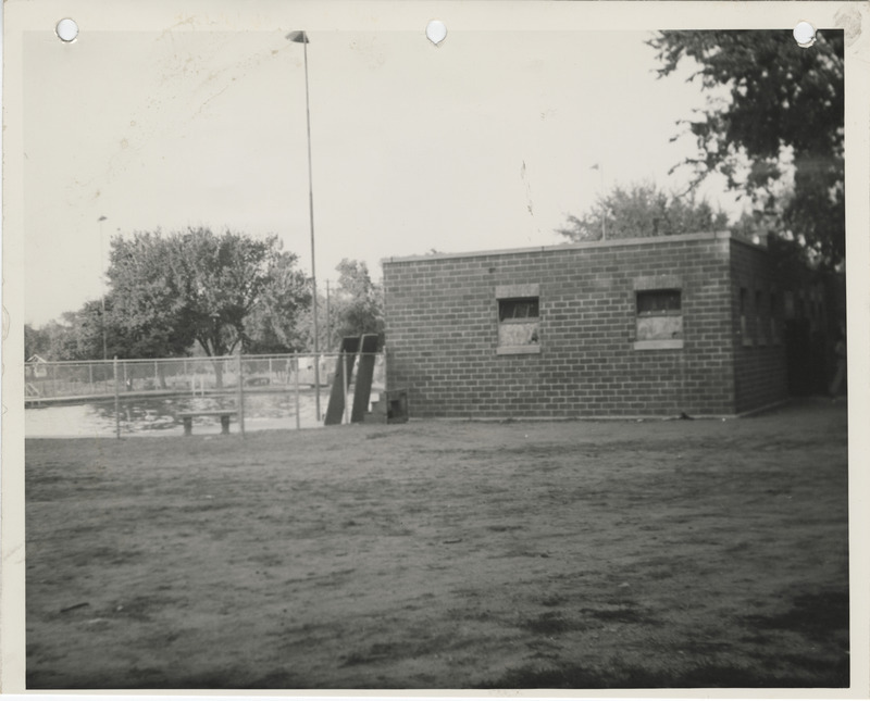 Photograph of the municipal swimming pool in Jefferson