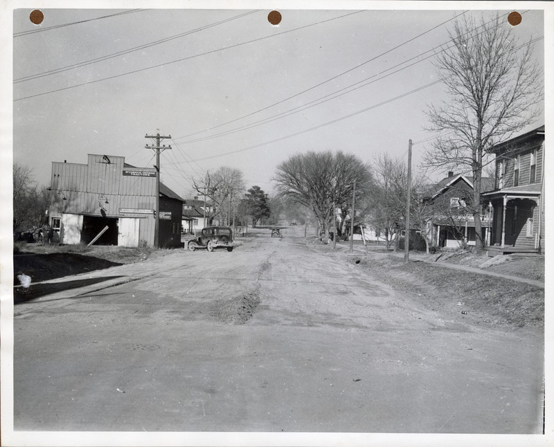 Photograph of grading and surfacing streets in Guthrie Center