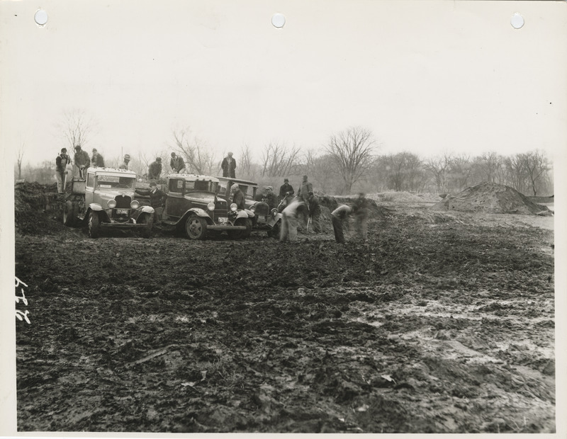 Photograph of people working at Grandview Park in Des Moines