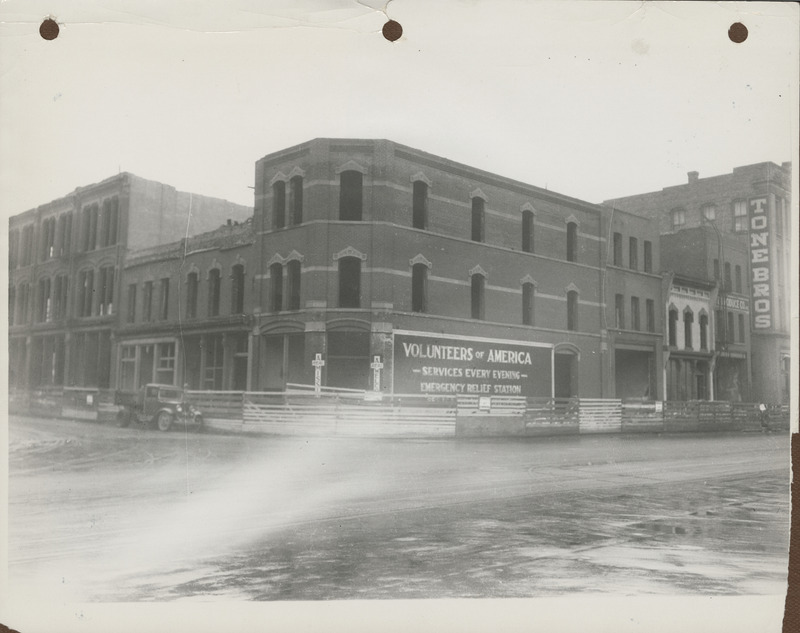 Photograph of a building being razed on 2nd and Court Ave. in Des Moines