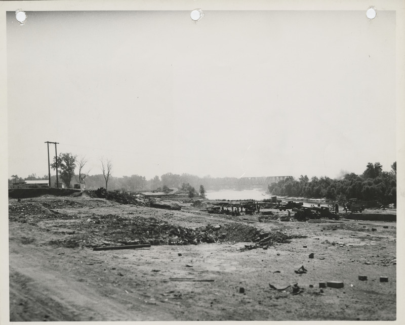 Photograph of the clearing and excavating a riverfront in Des Moines