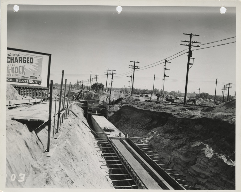 Photograph of the construction of a sanitary and storm sewer at E 20th and Dean in Des Moines