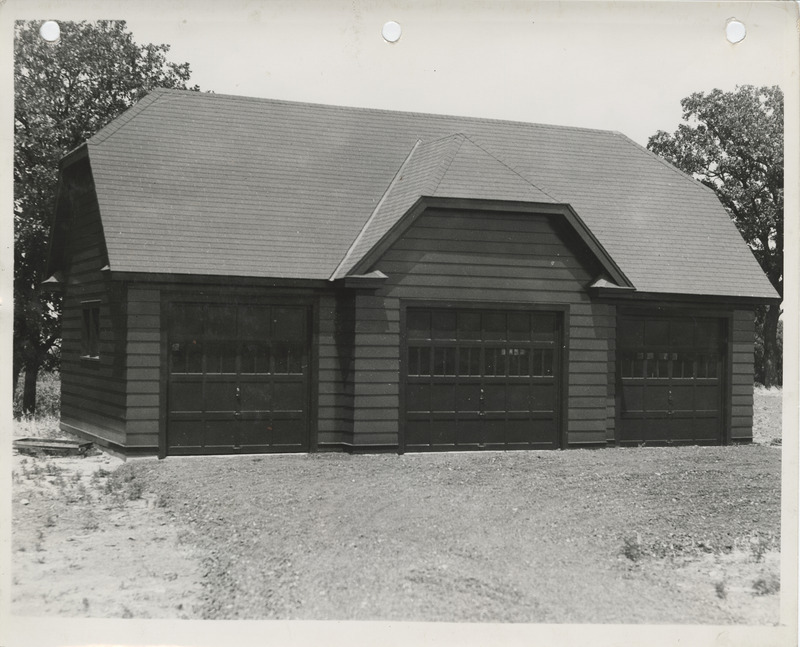 Photograph of the garage and attendant lodge on the college golf course in Ames