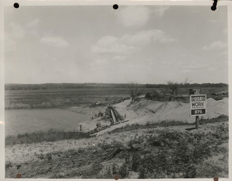 Photograph of men working at the gravel pit in Denison