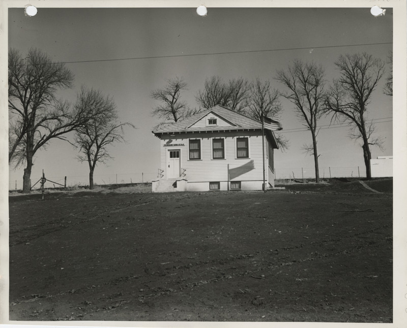Photograph of the construction of bathhouse in Red Oak