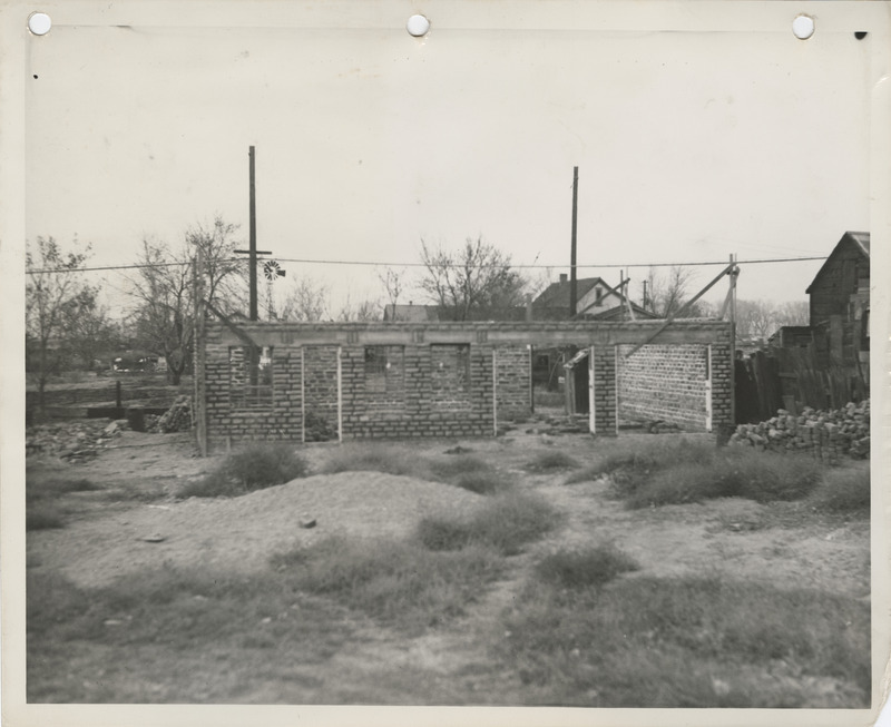 Photograph of the shelter house and the utility building in Carter Lake