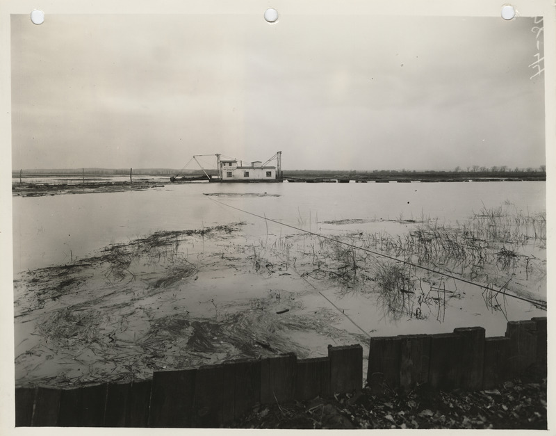 Photograph of dredging at Lake Manawa in Council Bluffs