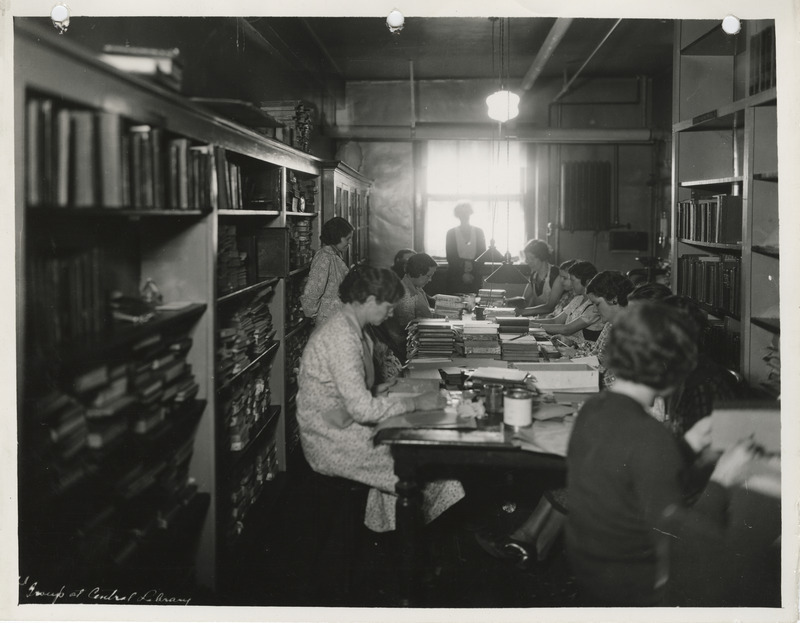 Photograph of bookbinding at the central public library in Sioux City