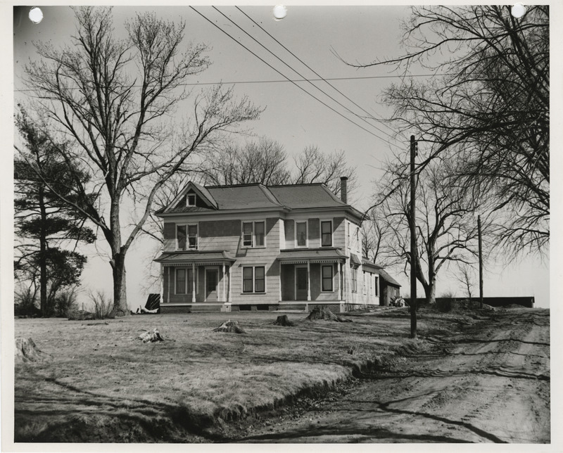 Photograph of a farmhouse on the swine farm at Iowa State College in Story County