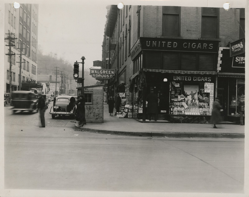 Photograph of a traffic survey shed at 8th and Main in Dubuque
