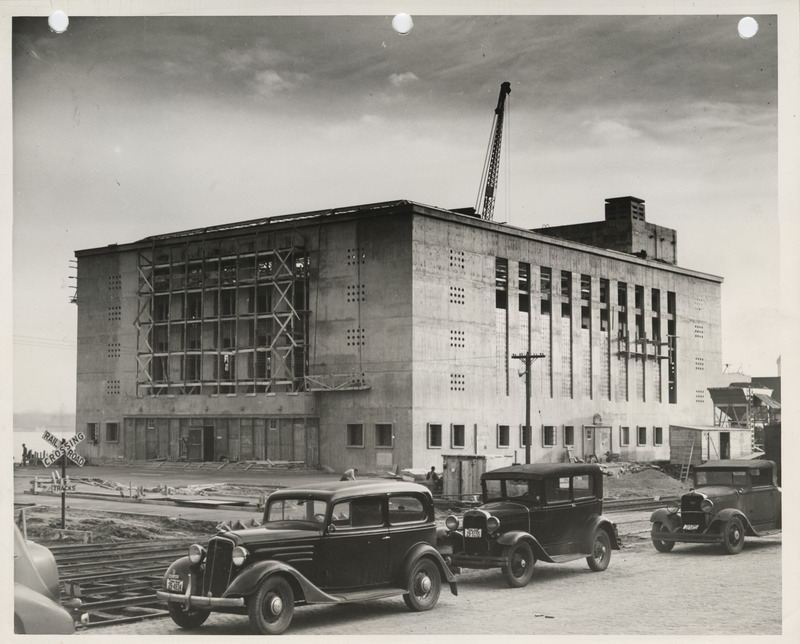 Photograph of the construction of the armory in Burlington