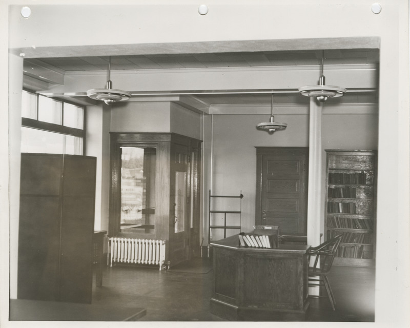 Photograph of the entrance to the community center in Story City