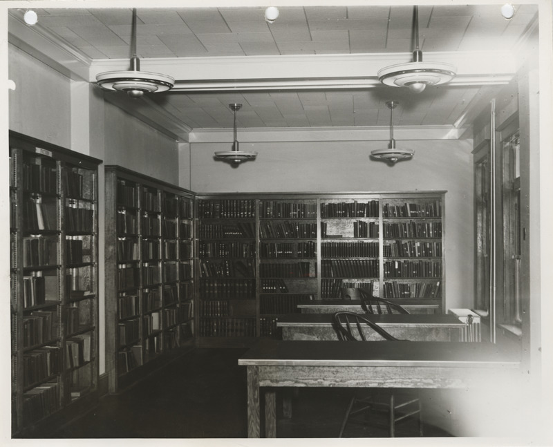 Photograph of a library in the community center in Story City