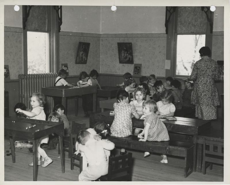 Photograph of a class at a nursery school in Columbus Junction