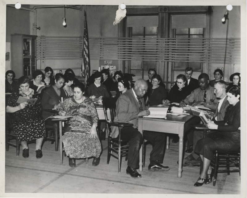Photograph of an Americanization class at Longfellow School in Des Moines