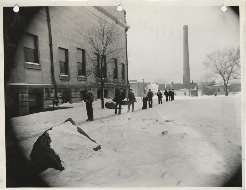 Photograph of outdoors on a snowy day in Des Moines